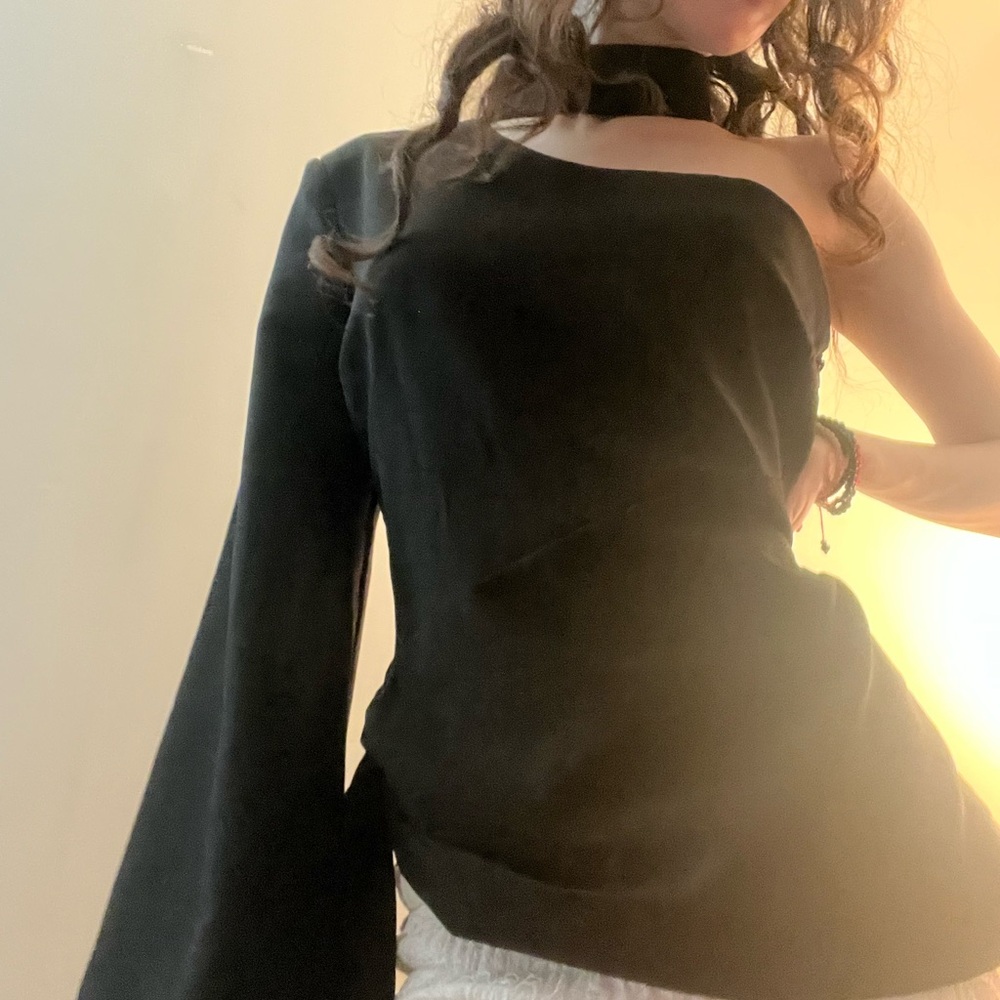 Chic Black One-Shoulder Top